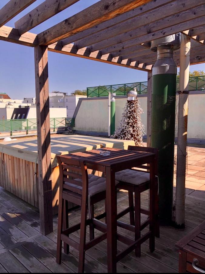 Romantic Studio With Jacuzzi Prague Exterior photo